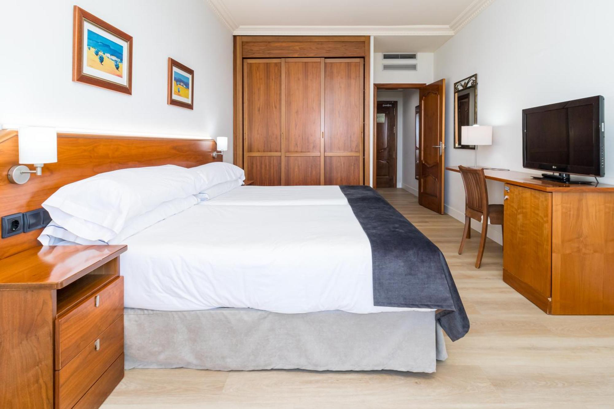 Hotel Milagros Golf Mogro Eksteriør billede